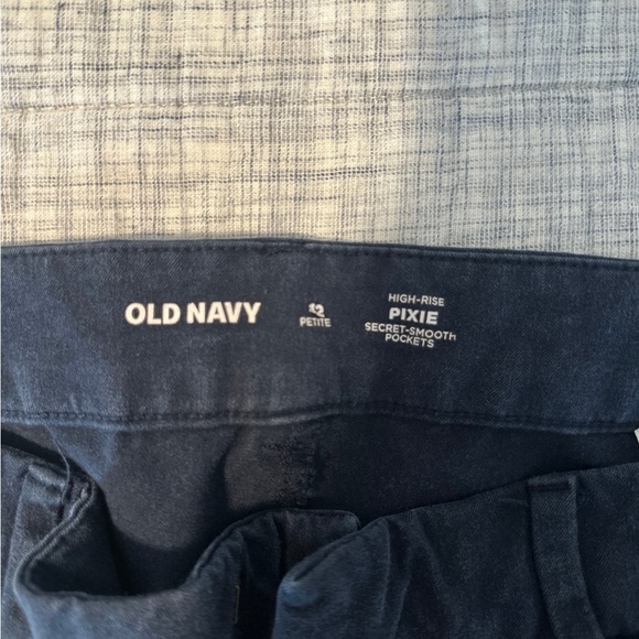 Old Navy High-Rise Pixie Skinny Pants - Picture 4 of 7